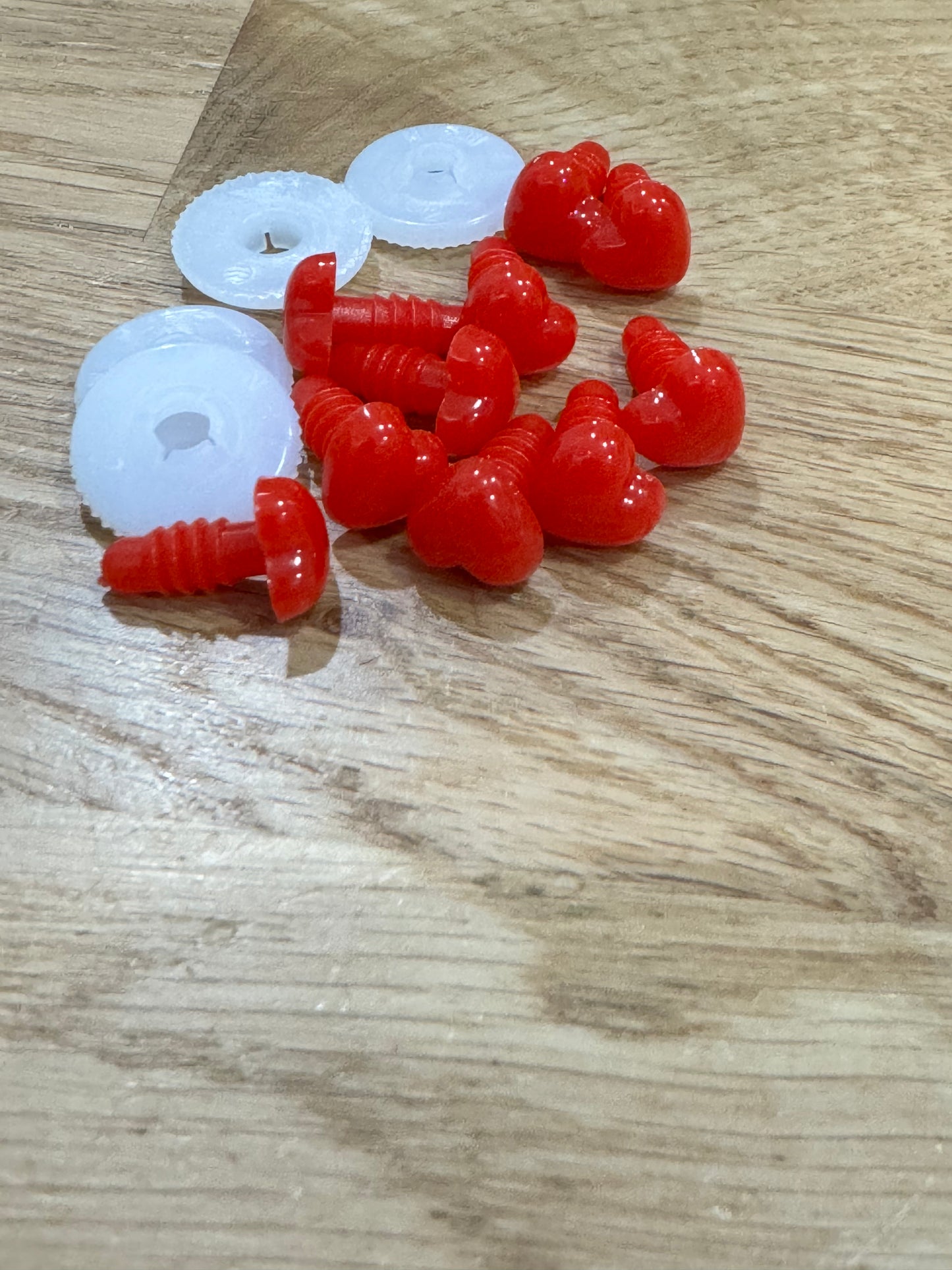 10mm Heart Saftey Eyes/nose 10 pack